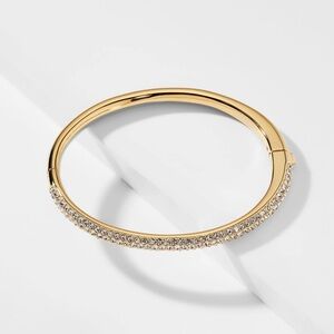 Elegant Gold Bracelet with Crystal Accents